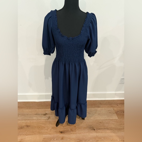 Hill house Louisa nap dress size medium worn once new condition - Picture 2 of 4